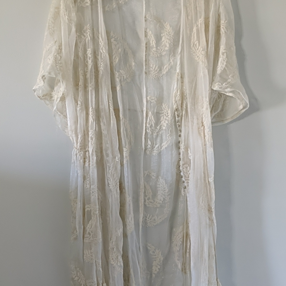 ❌SOLD❌ J Roberts White Kimono